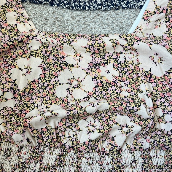 2 Roxy Tops Size small - Picture 4 of 8